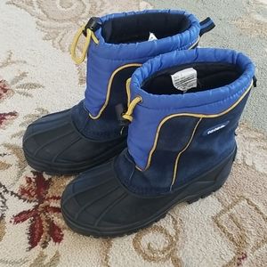 Totes Boys blue snow boots size 2